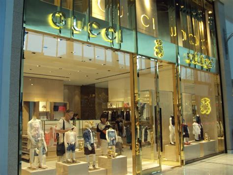 what stores sell gucci|where are gucci outlets located.